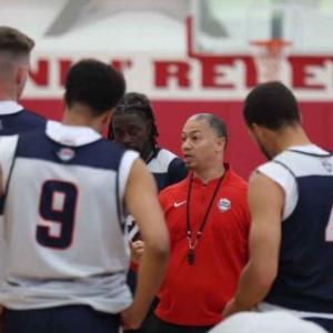 bob半岛体育官方网站-卢指导人在巴黎心在快艇，乔治离队让他不停想对策