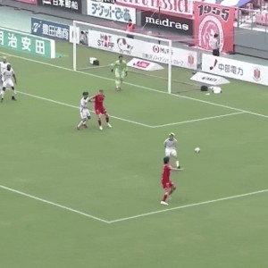 ⚽日职联半场：原辉绮中门框，名古屋鲸鱼暂0-0新潟天鹅